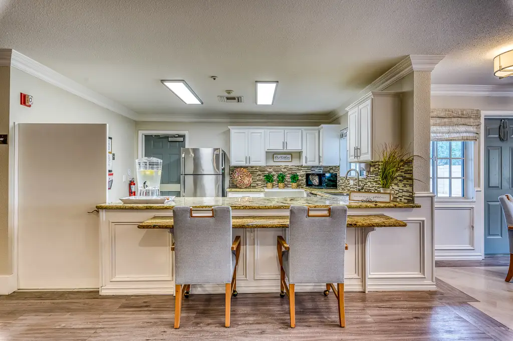 Kitchenette near Lobby Kitchenette near Lobby